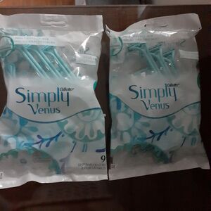 Gillette Simply Venus Disposable Razors (18 Total)
